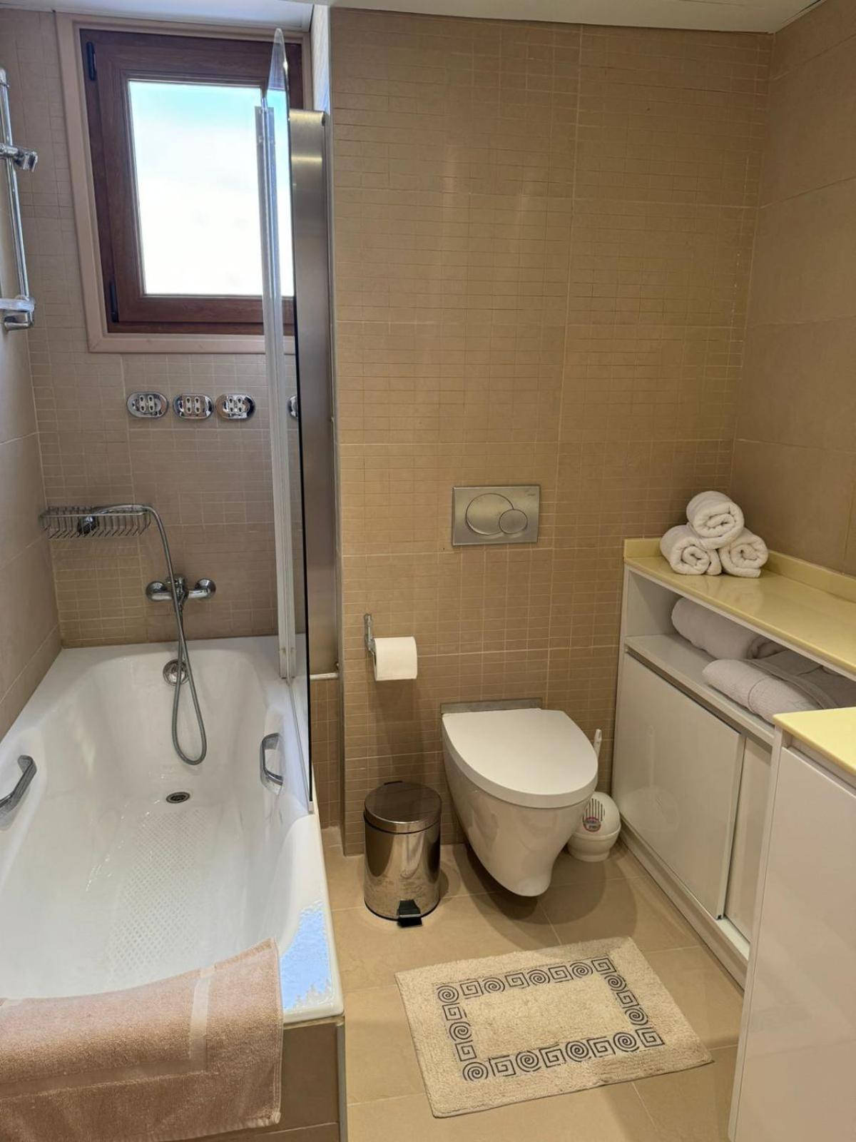 11 Suites - Golden Sunrise Suite Ларнака Номер фото