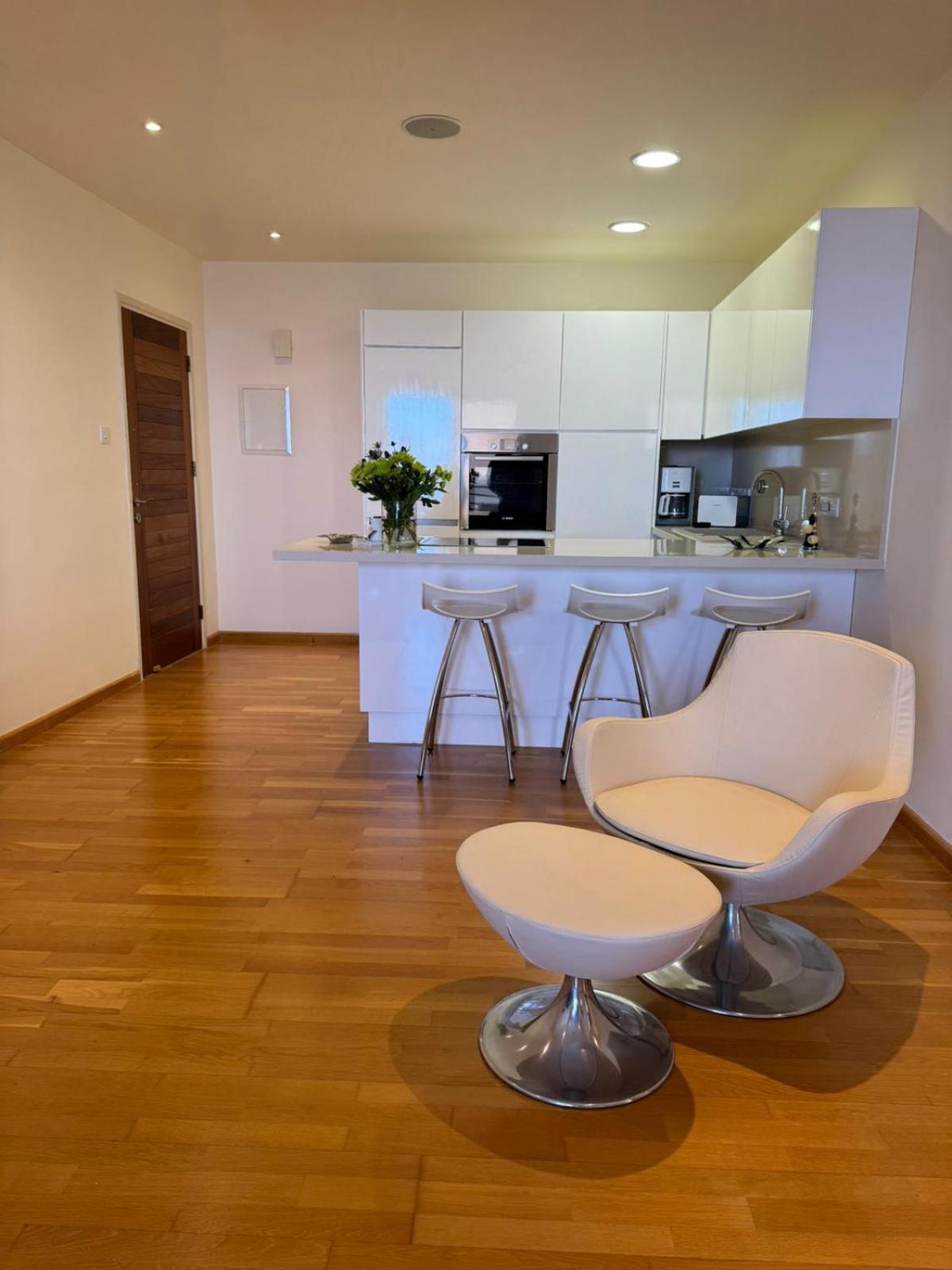 11 Suites - Golden Sunrise Suite Ларнака Номер фото