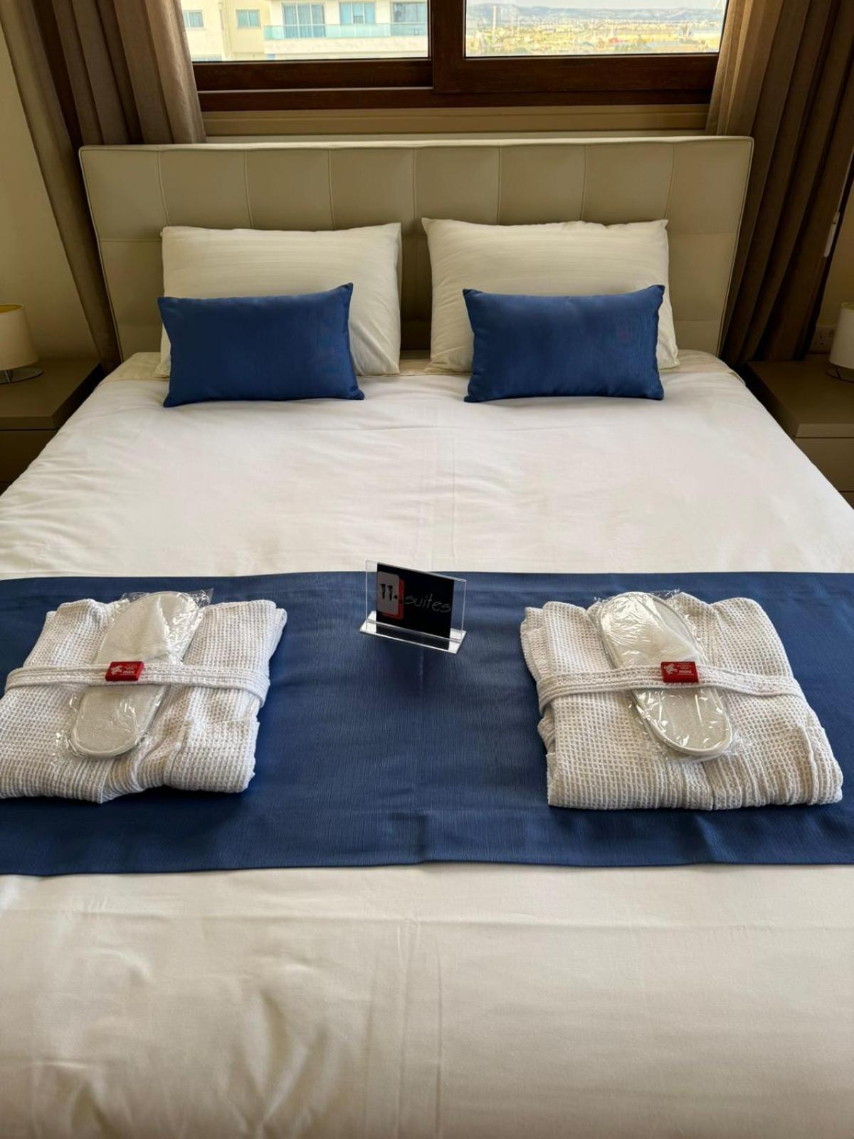 11 Suites - Golden Sunrise Suite Ларнака Номер фото